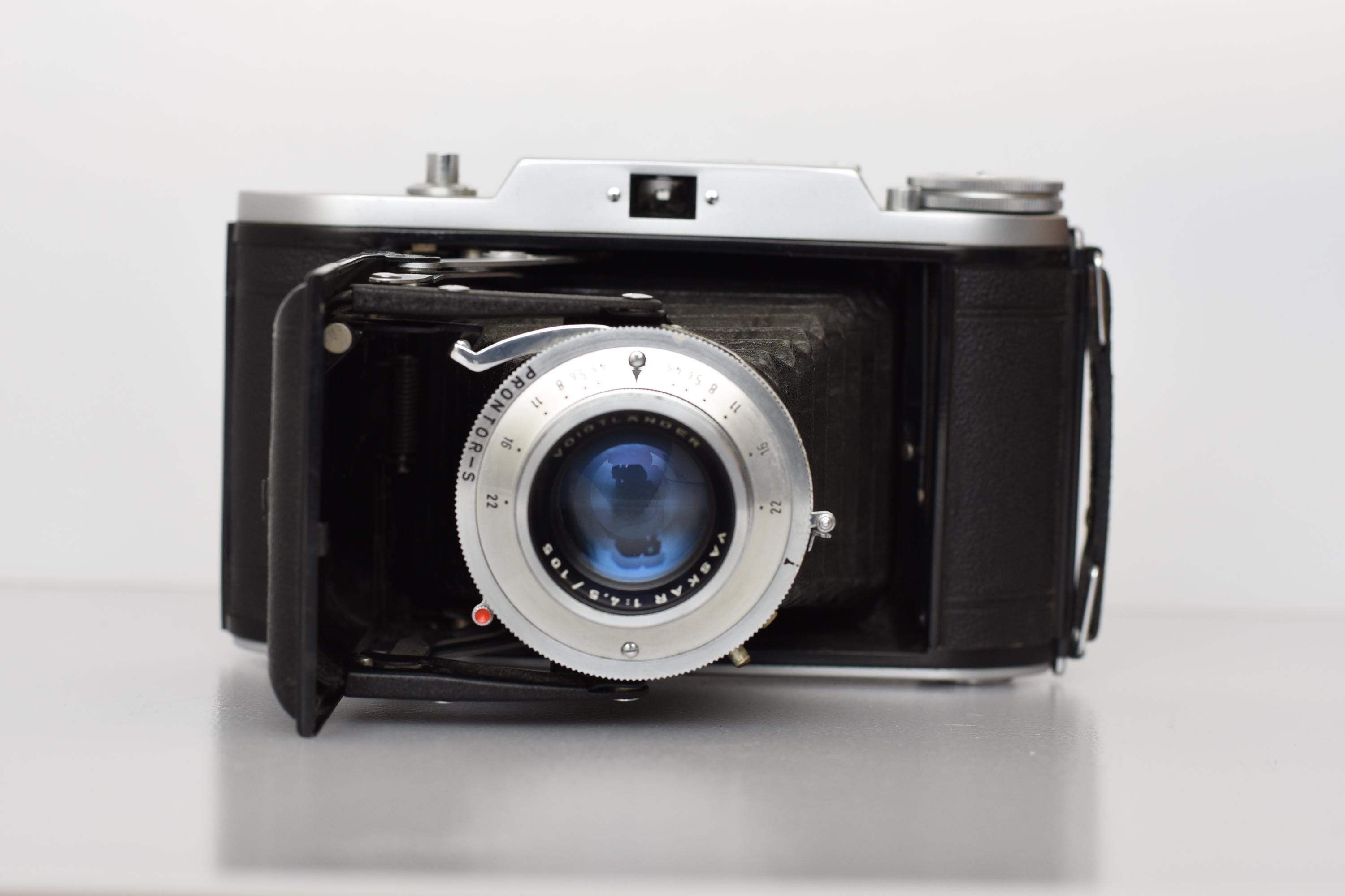 Appareil Photo Ancien Voigtländer Bessa 6x9 Avec Objectif Voigtar 4,5/11cm – Pour Pièces