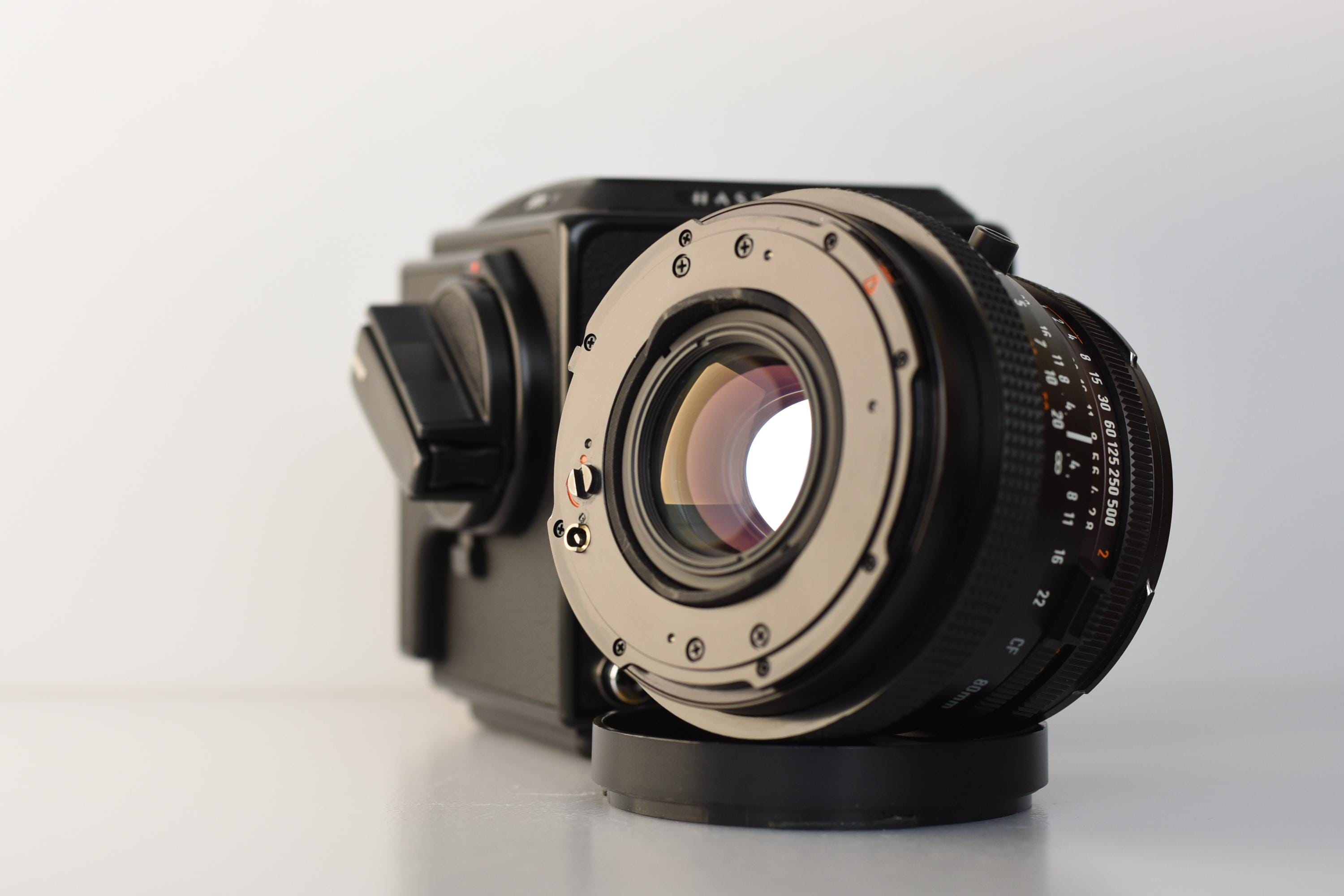 Hasselblad 501 C Medium Format Camera + Carl Zeiss Planar 80mm 2.8