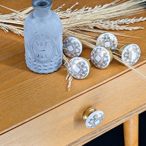 6 X filigran bedruckter Keramikknäufe 6er Set – Boho Möbelknöpfe | Schubladenknäufe Shabby Chic Vintage Türgriffe gold | mit kleinen Fehlern