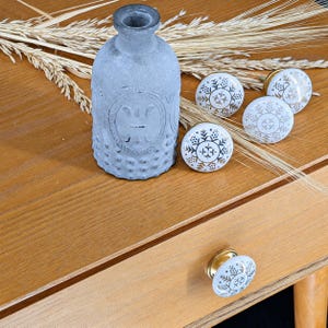 Set van 6 fijn bedrukte keramische knoppen – Boho meubelknoppen | Ladeknoppen, shabby chic vintage deurklinken, goudkleurig | met kleine imperfecties