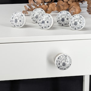 6 x Delicately Printed Ceramic Knobs, Set of 6 – Boho Furniture Knobs | Drawer Knobs with Floral Vine Motif, Vintage Door Handles, Grey and White