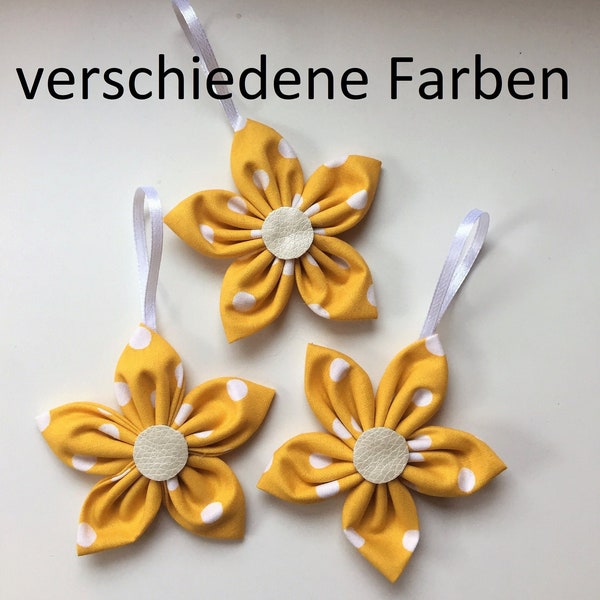 Bunte Frühlingsblüten zum Aufhängen und Dekorieren