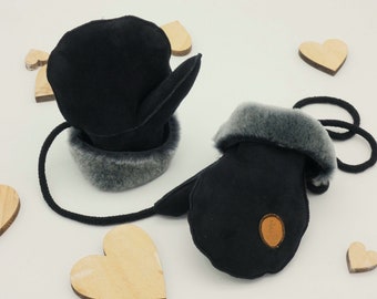 Merino lambskin mittens for children by IRiZ DESiGN