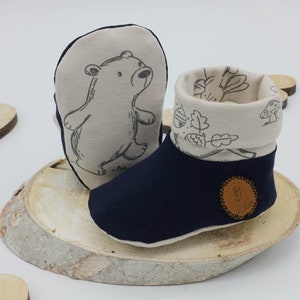 Baby booties made of cotton jersey with happy forest animals from IRiZ DESiGN Sand/Marine