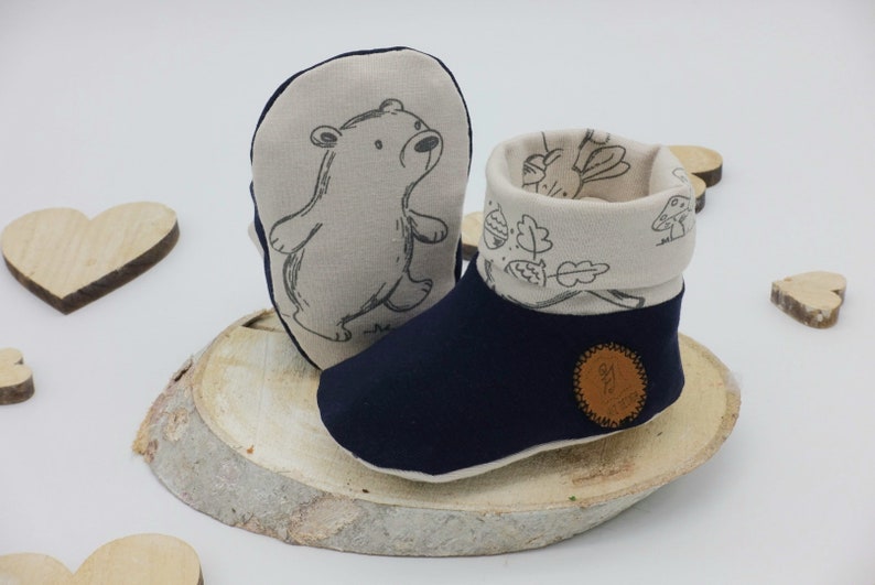 Baby booties made of cotton jersey with happy forest animals from IRiZ DESiGN Sand/Marine