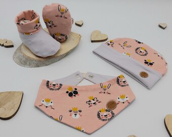 Cotton jersey set made of shoes, cloth and cap by IRiZ DESiGN