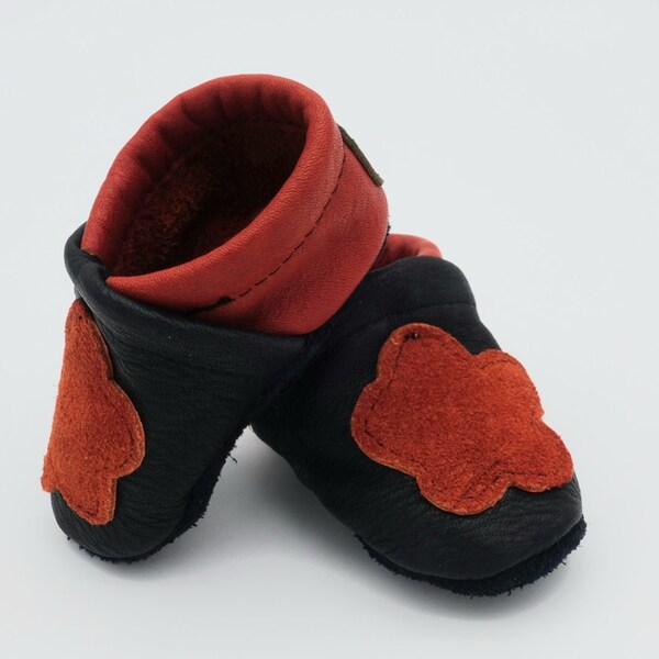 Bio-Leder Krabbelschuhe (ECOPELL) mit Blumenmotiv von IRiZ DESiGN