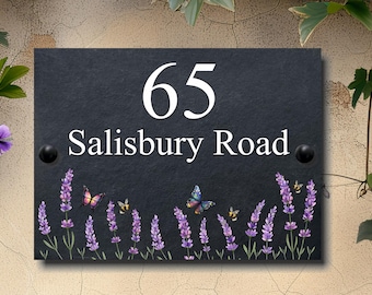 Placas de pizarra natural para casa con diseño de lavanda, abejas y mariposas. Incluyen nombre, número y texto personalizado.