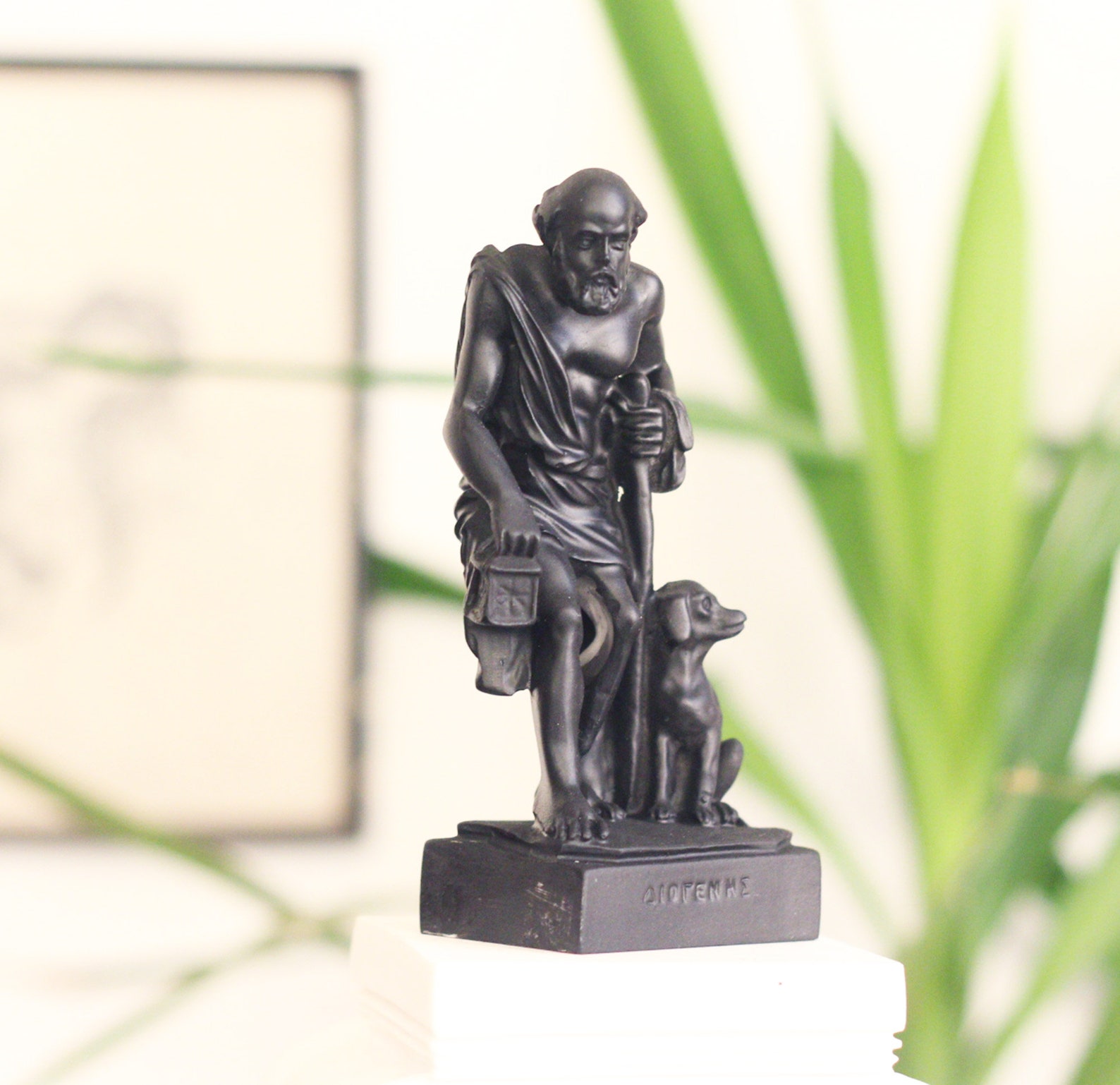 diogenes statue