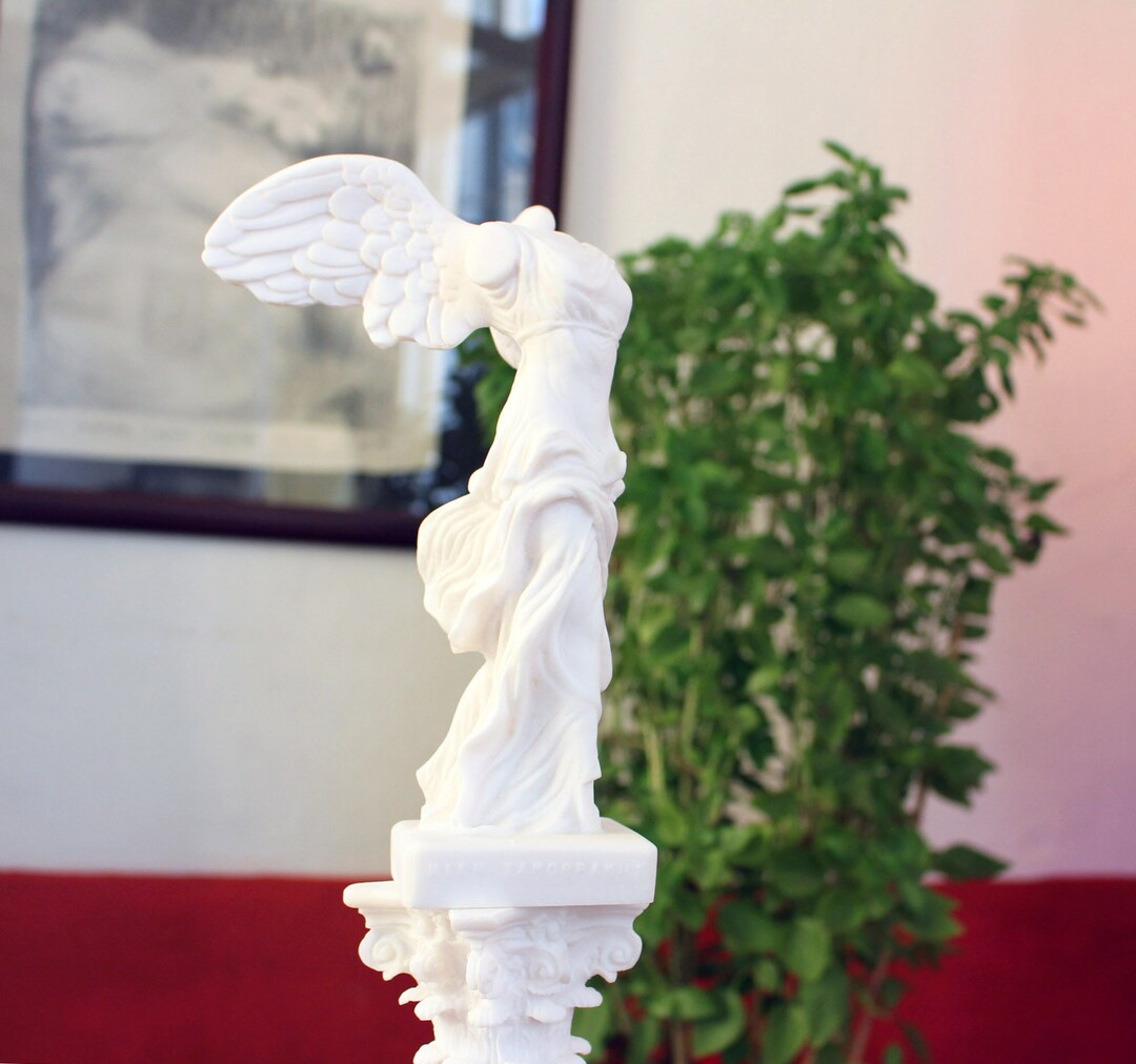 winged statue of nike