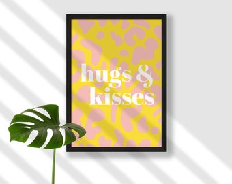 Hugs & Kisses arte da parete tipografica minimalista colorata, stampa leopardata impertinente Scandi moderno regalo di fidanzamento per anniversario di matrimonio alla moda