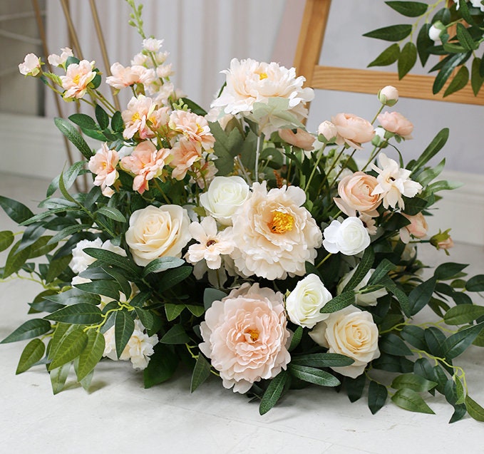 Fiori artificiali combinati per bouquet di nozze fai da te