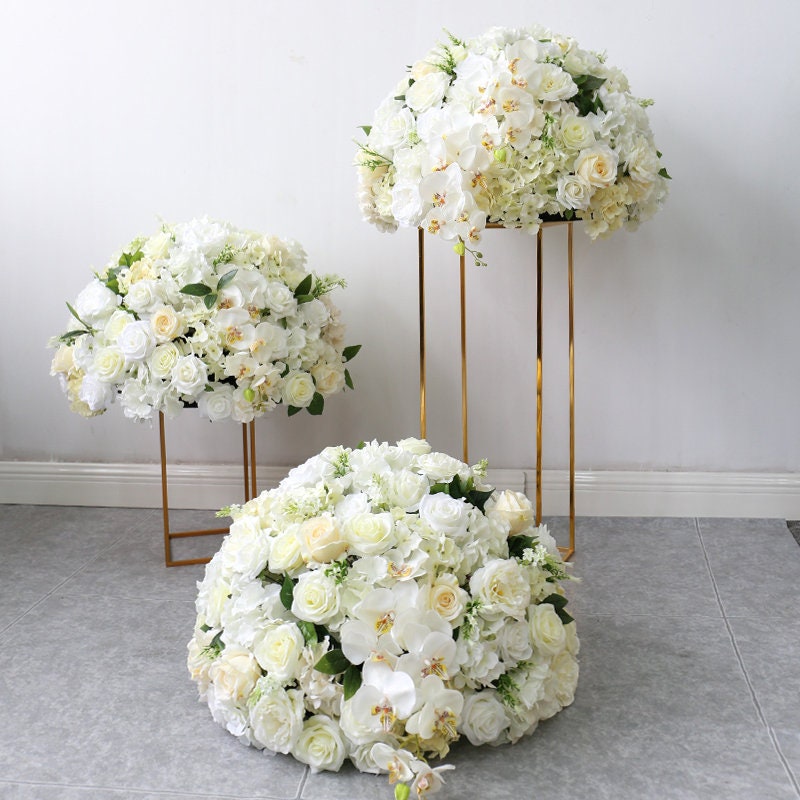 Peças centrais brancas para mesa superior de casamento decorativa bola de flor de rosa artificial arranjo de decoração de casamento ao ar livre bola de flor de chumbo de estrada