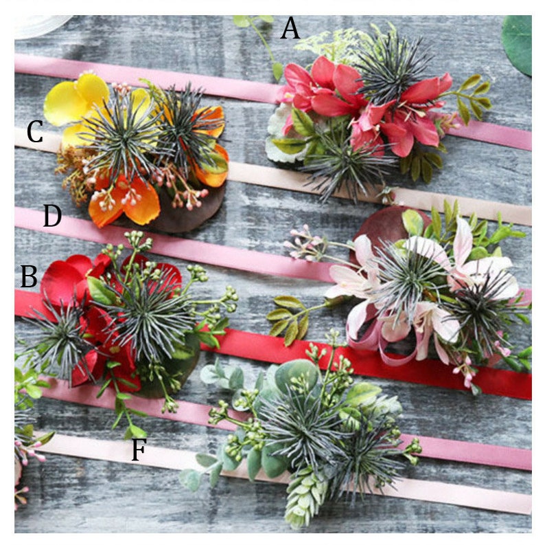 Rustic Wedding wrist corsage Wrist Floral Corsage Bridesmaids wrist corsage Corsage and boutonniere set Rustic Flower wrist corsage