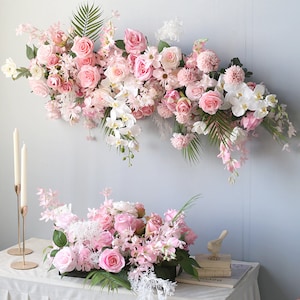 Arco di nozze rosa, Fila di fiori di nozze, Sfondo di nozze all'aperto, Runner da tavolo floreale, Decorazione per feste di compleanno Composizione ad arco floreale