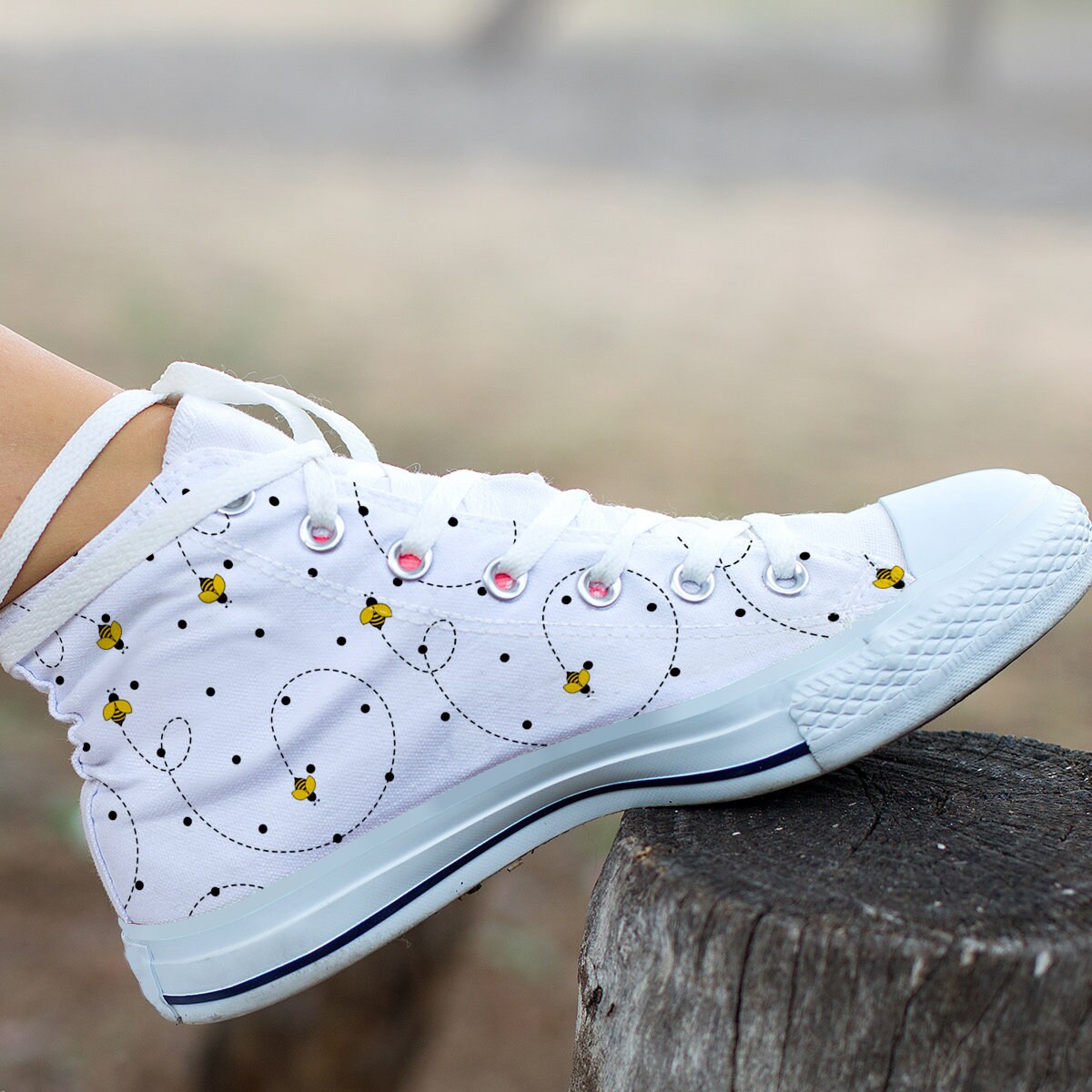 toms bee shoes