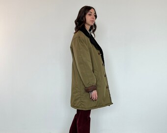 Chaqueta militar con piel ecológica / parka de invierno vintage / Chaqueta de piel de gran tamaño / chaqueta de mujer vintage militar / piel de oveja vintage