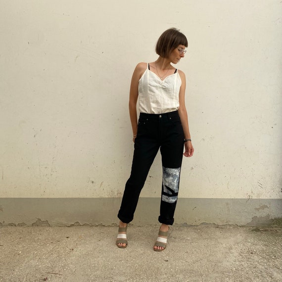 PAINTED white/black / women's 90s vintage jeans /… - image 2