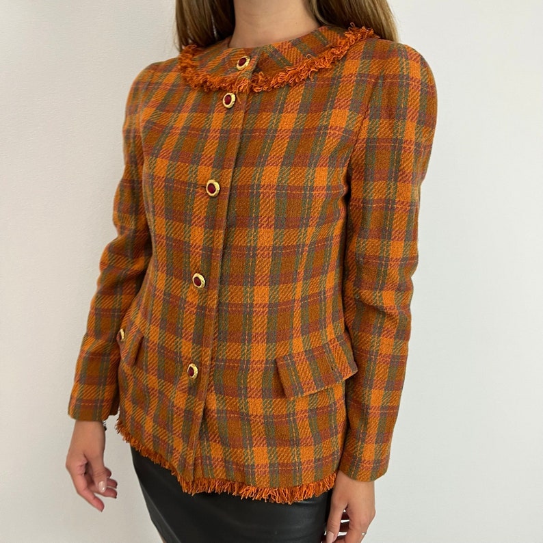 Vintage patterned tweed / Women's wool tweed jacket / geometric patterned vintage blazer / vintage patterned tweed epaulettes blazer image 2