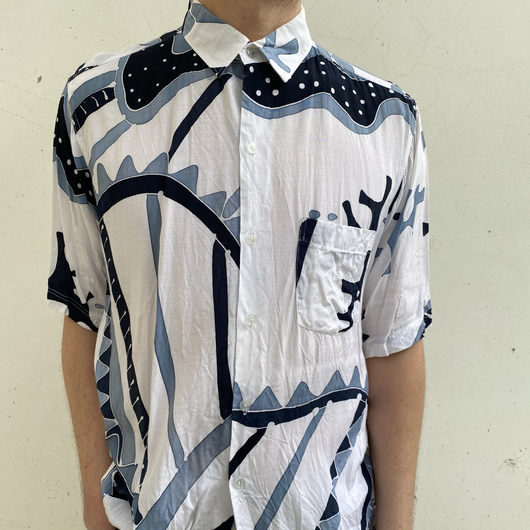 90s vintage embroidery shirt 和　スカシャツ Abstract Navy Pattern 90s Vintage Shirt / Men's Patterned