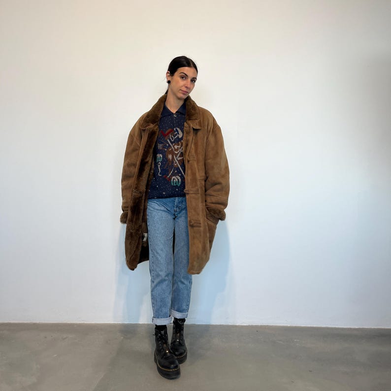 Original oversized Shearling with toggles / vintage women's sheepskin / vintage Shearling / brown shearling coat with toggles / brown oversized sheepskin image 2