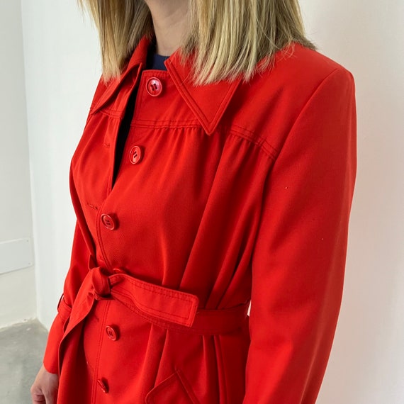 Strawberry RED trench coat /Vintage light 70s dus… - image 3