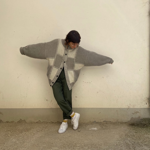 Oversize Vintage 90s /Grey White Wool Cardigan / O