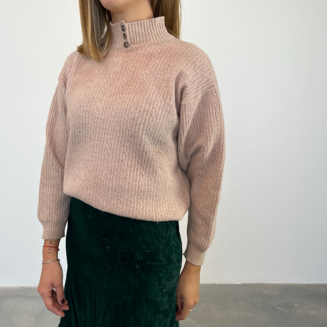 Pullover vintage cipria / pullover vintage 70s in lana/ maglione donna fatto a maglia / maglione donna hand made vintage, foto 1 di 5