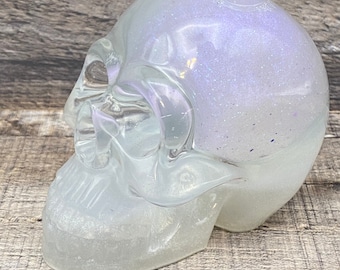 Pearly ghost chameleon shaker skull- resin- decor