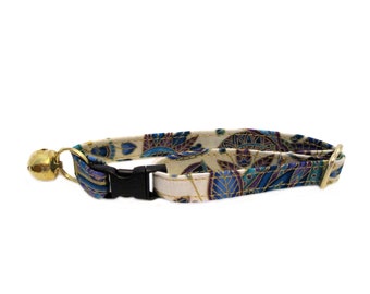 Kaufman Valley of the Kings Blumen in Blau und Lila Verstellbares Ausreißer-Katzenhalsband