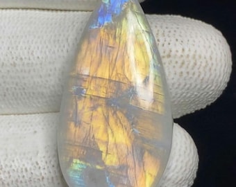 Natürlicher Regenbogen Mondstein Cabochon Form Birne loser Edelstein Größe 37x18x7 mm Gewicht 38 Karat ca