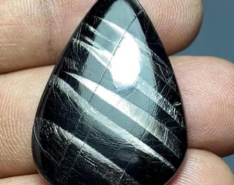 Auffälliger Hypersthen Cabochon loser Edelstein zur Schmuckherstellung Größe 33x22x5 mm Gewicht 40 CRT ca