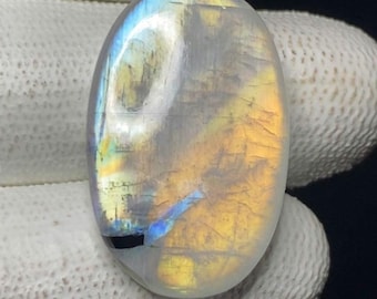 Natürlicher Regenbogen Mondstein Cabochonform ovaler loser Edelstein Größe 28x18x7 mm Gewicht ca 38 Karat