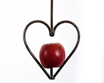 Heart apple/ fatball & coconut bird feeder in waxed steel