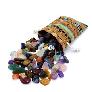 Ädelstensset | Färgglad blandning av naturliga trumlade stenar | Blandning av äkta ädelstenar | Bekvämt förpackad i en färgglad tygpåse