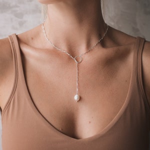 Lazo de perlas / Collar de plata de ley con lazo de perlas blancas / Collar de perlas en forma de Y / Collar de perlas con lazo / Collar de cadena con clip