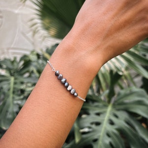 Black Keshi pearl bracelet | Elegant silver bracelet | Delicate chain bracelet | Black pearl bracelet | Tahitian-like pearl bracelet