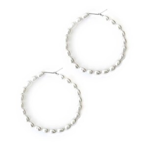 White Rice Pearl Earrings, Dainty Hoop Women's Silver Earrings, Everyday Minimalist Earrings for Her, Elegant Bridal Handmade Pearl Earrings image 2