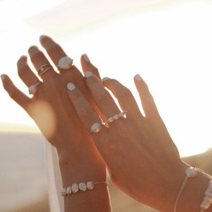 Minimalist White Pearl Ring for Women, Freshwater Pearl Ring, Elegant Bridal Ring with Pearl, Classic Pearl Ring for Her, Handmade Jewelry