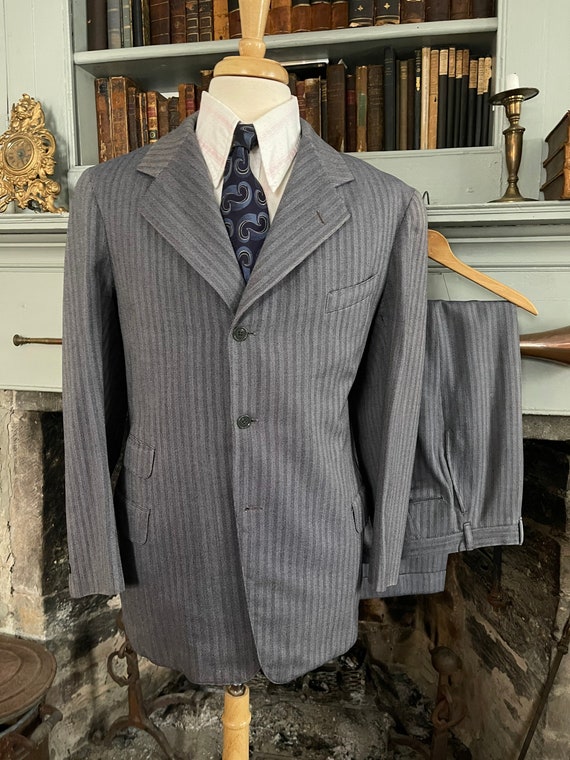 Vintage 1940’s blue/purple pinstripe suit 38R 32W