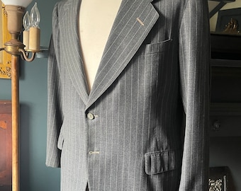 Vintage 1940’s Single Breasted Notch Lapel Pinstripe Jacket 40R