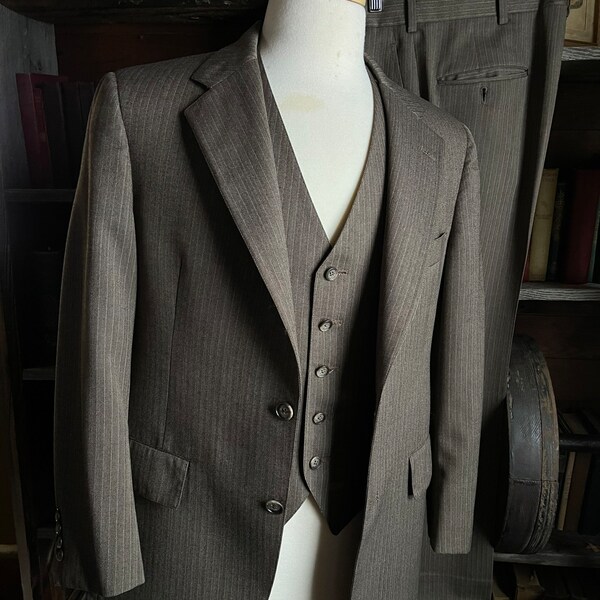 Vintage 1960’s Brown Herringbone 3 Piece Suit 38 32W