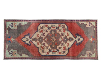 7.4 x 3.2 ft - 228 x 99 cm   Vintage Anatolian Rug, Vintage Handmade Rug, Medallion Rug, Karapinar Rug, Antalya Rug, Oushak Carpet, Kars Rug