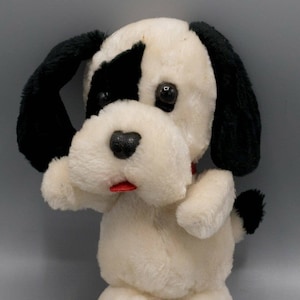 Vintage 8&quot; Dakin 1981 Black and White Puppy Dog Plush Nutshells Standing Basset