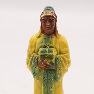 Vintage Chalkware Standing 5&quot; Black Wise Man King Yellow Nativity Replacement Figure
