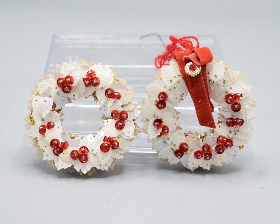 Walco Pin Lot of 2 Vintage Walco White Wreath Completed Christmas Ornaments Push ...