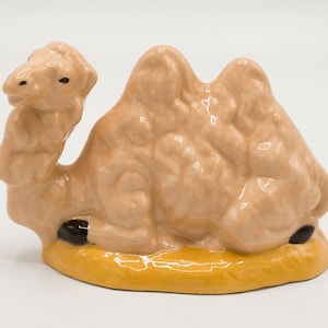 Atlantic Mold Camel Laying Nativity Replacement Figure Ceramic 4&quot; Tall Glossy Vintage