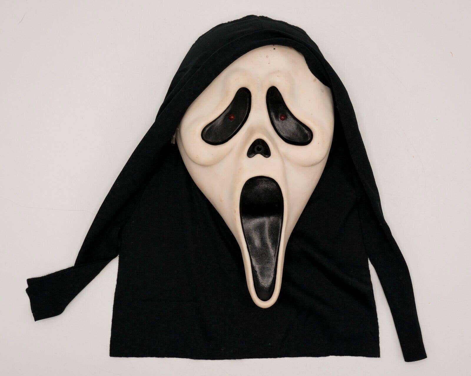 Scream 6 Ghostface Mask In Display Frame Case Horror Movie Collectible Prop  Mask