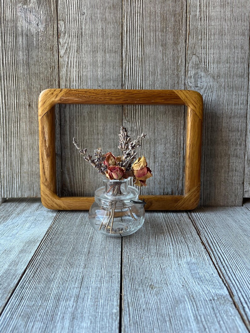 Vintage 5 x 7 Solid Oak Wood Frame with Rounded Corners image 2