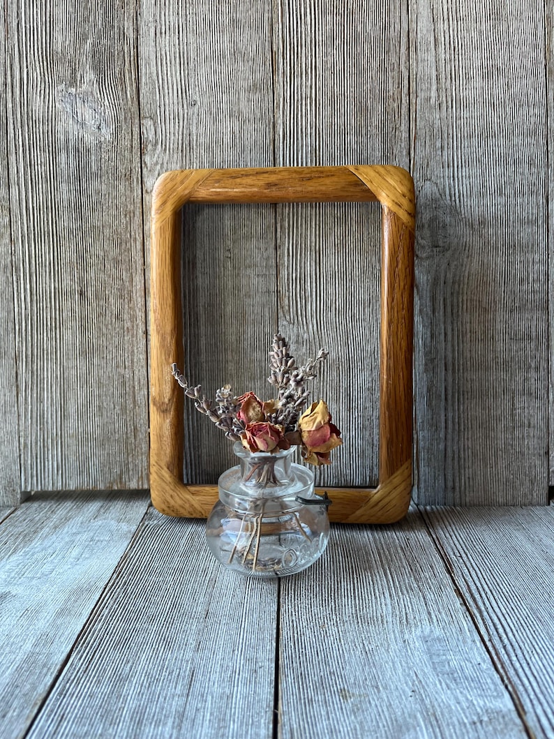 Vintage 5 x 7 Solid Oak Wood Frame with Rounded Corners image 1
